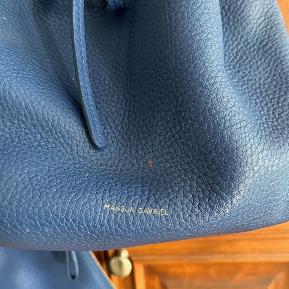 Mansur Gavriel Large Pebble Leather Bucket Bag with Detachable Coin Purse - Picture 11 of 12